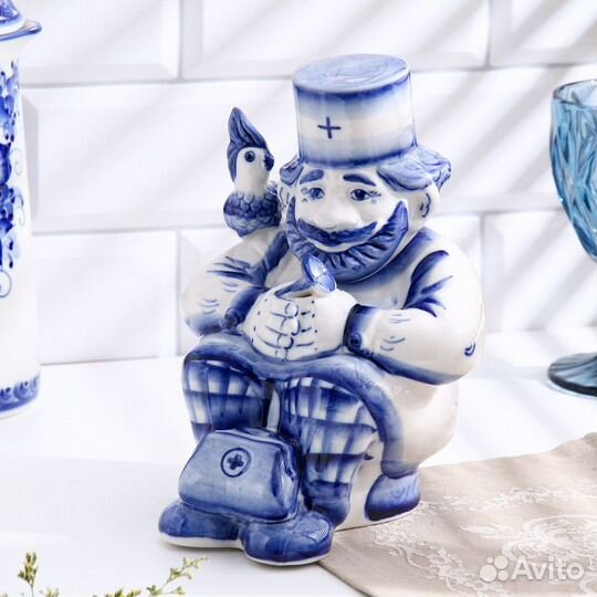 Штоф 'Айболит', 1 л, 21 см, гжель