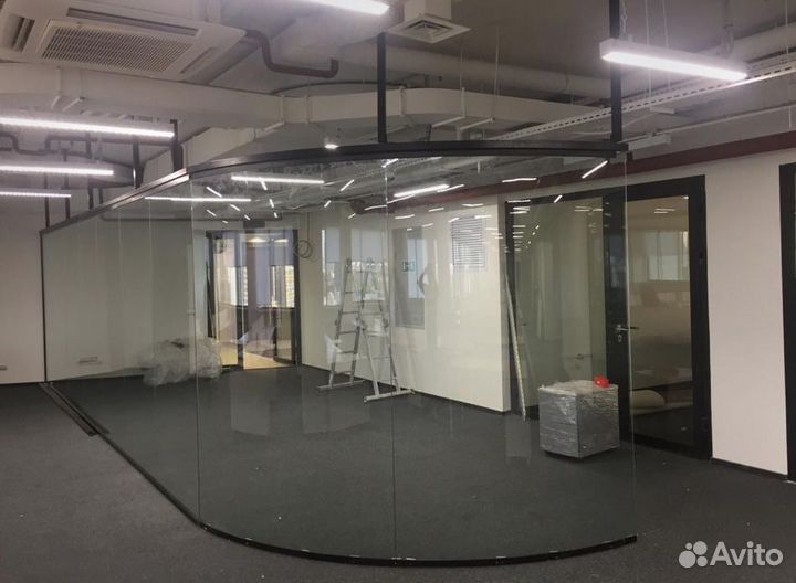 Стеклянные офисные перегородки