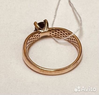 Золотое кольцо с камнем 17р