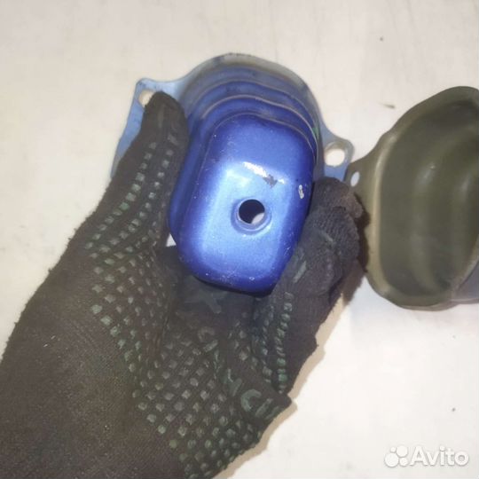 Кронштейн заднего бампера L/R Nissan Note