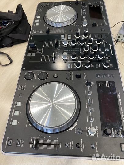 DJ контроллер pioneer xdj r1