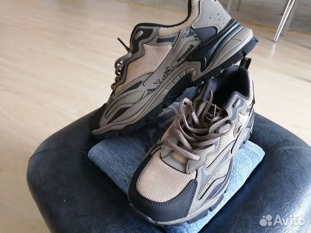 Кроссовки мужские 42 размер новые