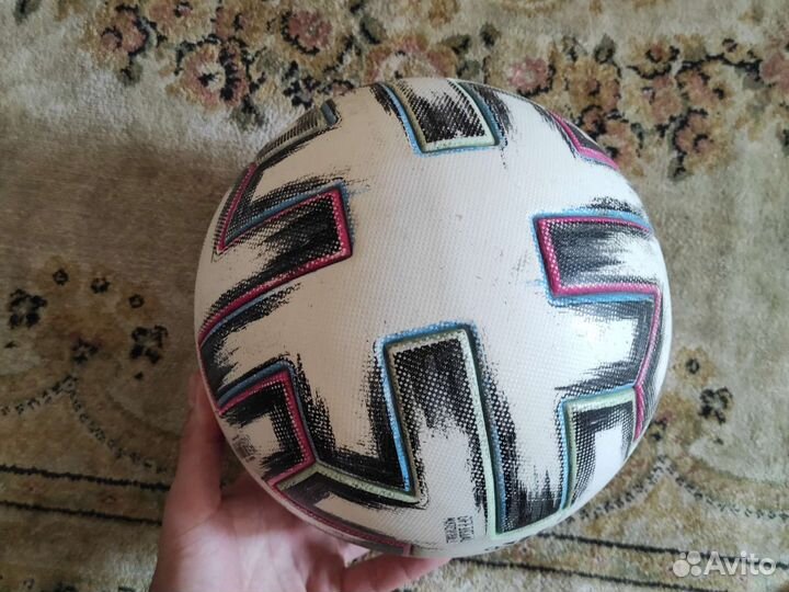 Футбольный мяч