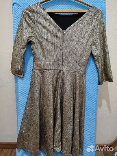 Платье нарядное 40 42