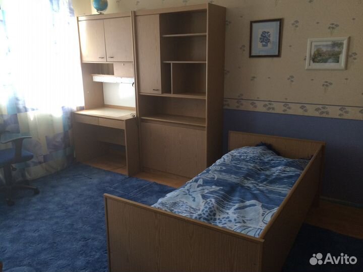 Стол письменный. Компьюторный, уголлок школьника