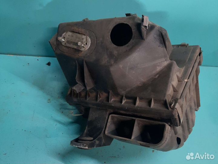 Корпус воздушного фильтра Фольксваген Пассат В5