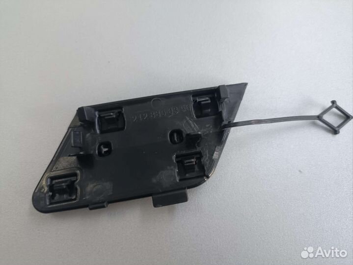 Задняя заглушка буксировочного крюка Mercedes-Benz