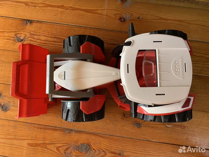 Трактор гигант Lena