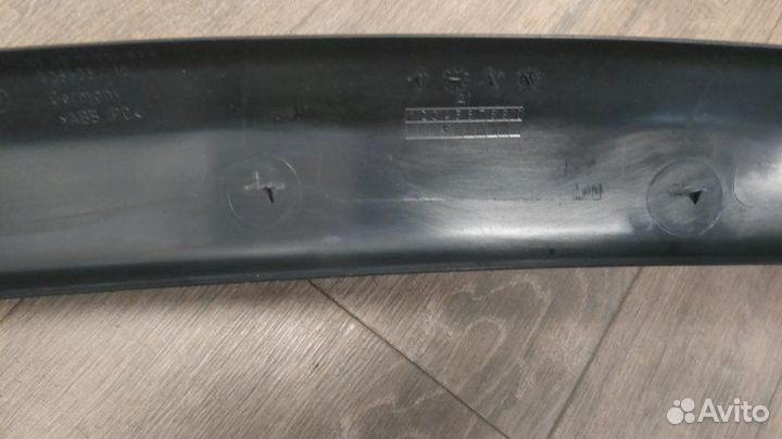 Обшивка крышки багажника правая Bmw 530 D E61 M57N