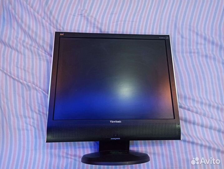 Монитор с диагональю 50.8 см