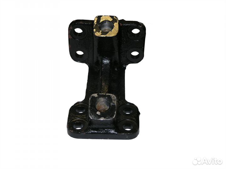 Кронштейн реактивной штанги маз V-образной задней