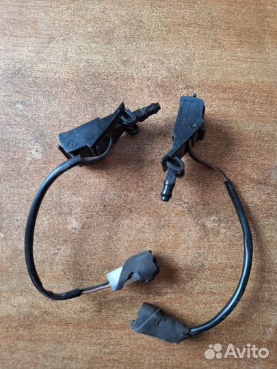 Форсунка омывателя лобового стекла VW Polo мк 5