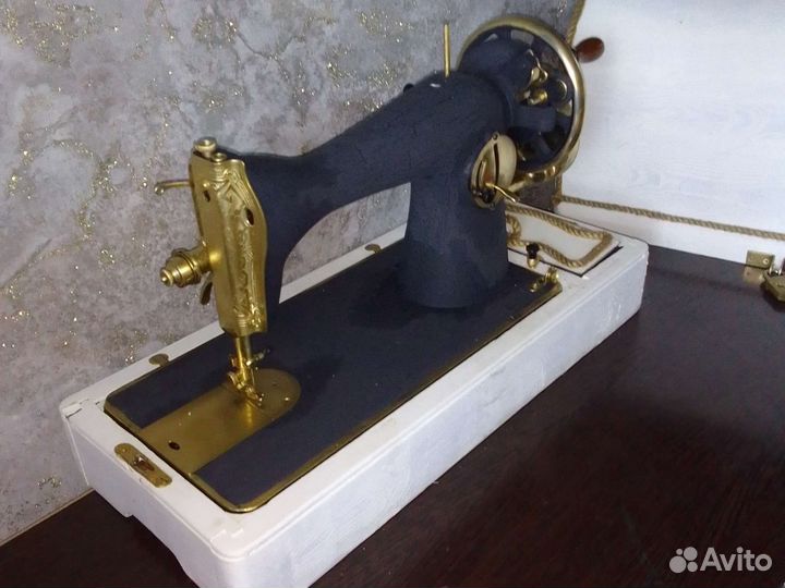 Швейная машинка подольская ручная
