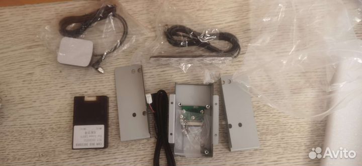 Магнитола в стиле tesla toyota land cruiser 100