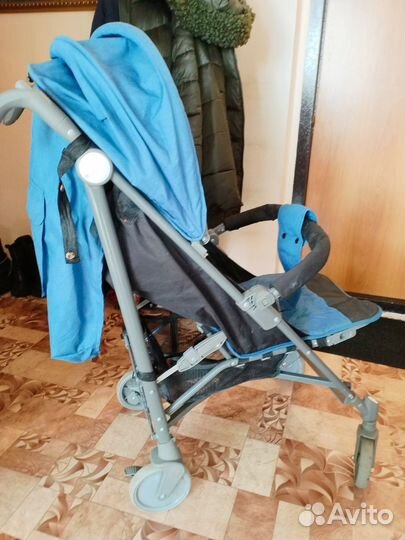 Прогулочная коляска трость