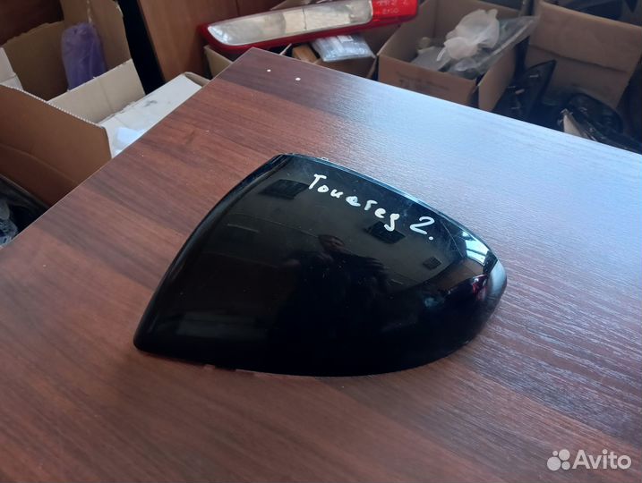 Крышка зеркала левого Volkswagen Touareg 2