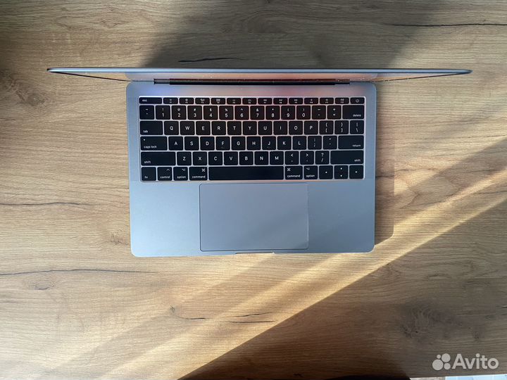 Apple MacBook Pro 13 2017/ 8 Gb/ 128 ssd