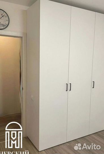 Шкафы распашные