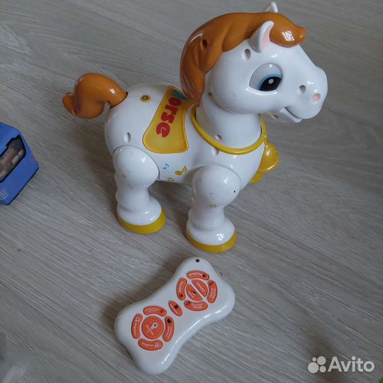 Интерактивная игрушка Лошадка