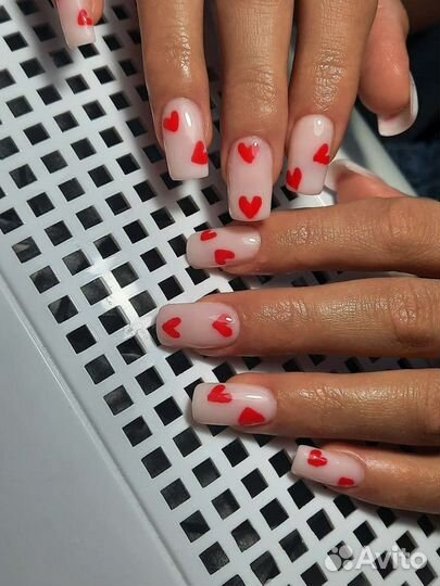 Мастер маникюра и педикюра