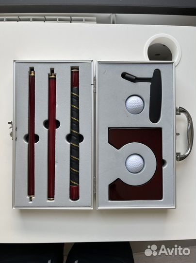 Набор для гольфа в офисе