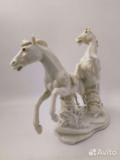 Статуэтка фарфор Лошади Volkstedt 1930е
