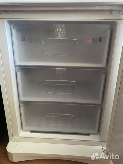Холодильник бу indesit
