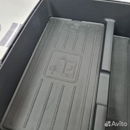 Беспроводная зарядка Audi A5 8W 2018
