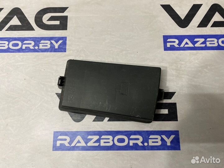 Volkswagen Passat B82014 5Q0937132BVR142-332