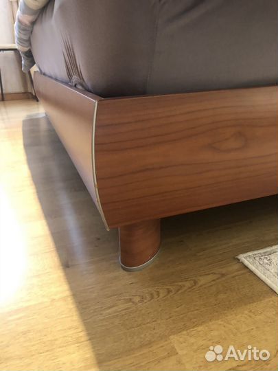 Кровать 200*220 + тумбочки и матрас