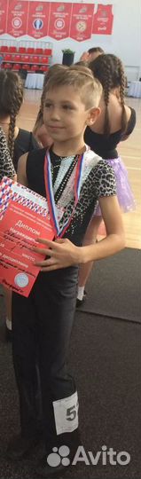 Танцевальный костюм для рок-н-ролла