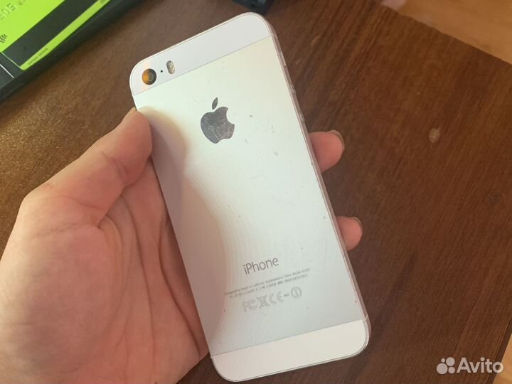 Телефон iPhone 5s