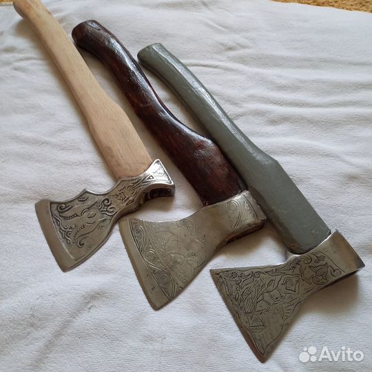 Топор с гравировкой