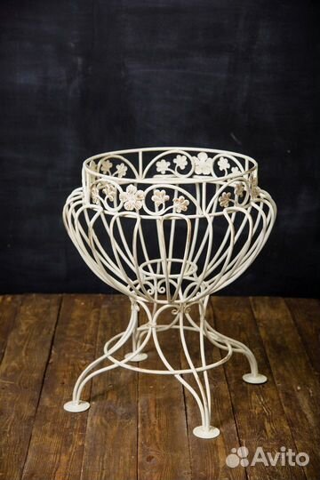 Подставка для цветов кованая