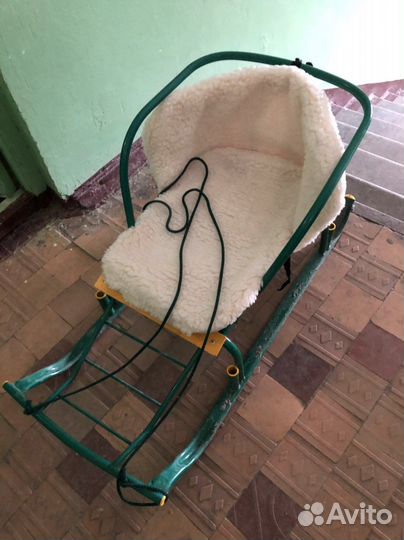 Детские санки с мягкой меховой сидушкой