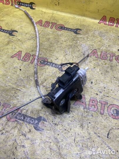 Замок двери передний левый Audi A4 B5 ARJ 1999