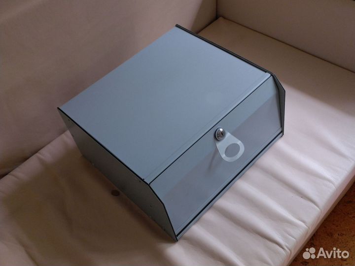 Ящик с замком