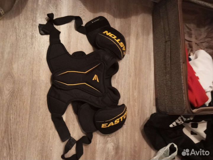 Нагрудник хоккейный Easton