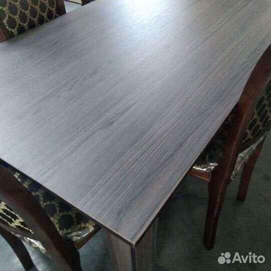 Столы в наличии хорошего качества