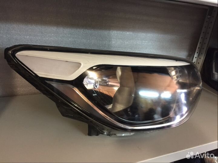 Фара дефект корпуса правая Kia Soul