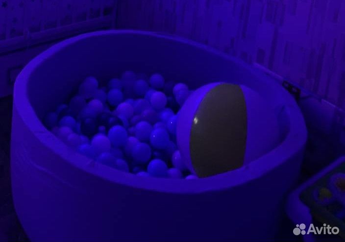 Сухой бассейн с шариками