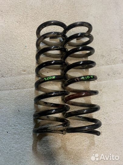 Пружина передняя Mercedes W210