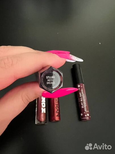 Помады, блеск для губ