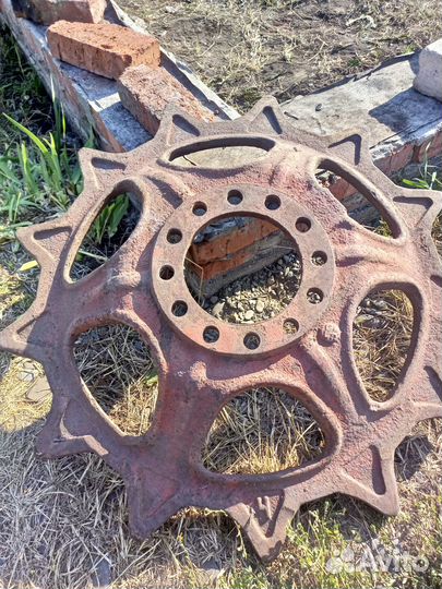 Колесо дт-75, дт-175, вт-100 ведущее 12-отверстий