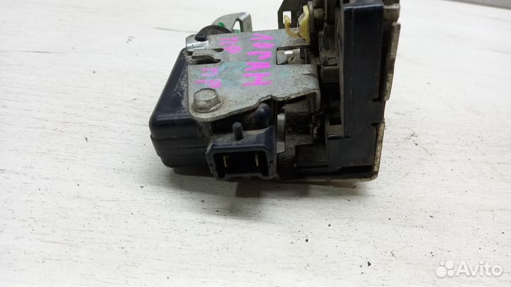 Замок двери передней правой Renault Logan 1