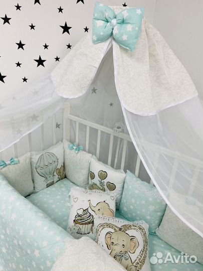 Бортики в детскую кроватку. Осталось два комплекта