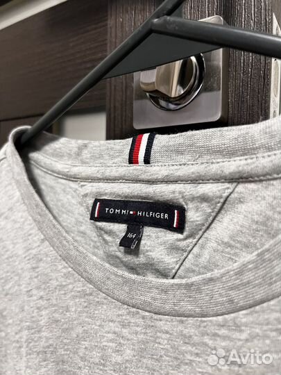 Tommy hilfiger футболка