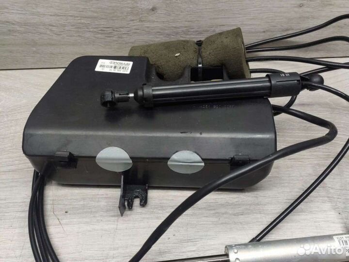 Насос крышки багажника Mercedes M W164