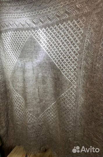 Оренбургские пуховые платки в ассортименте, шаль