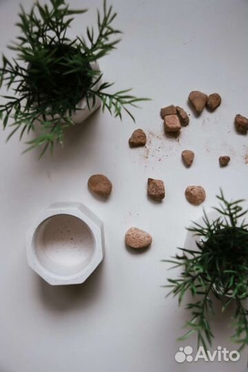 Подсвечники, декоративные кашпо